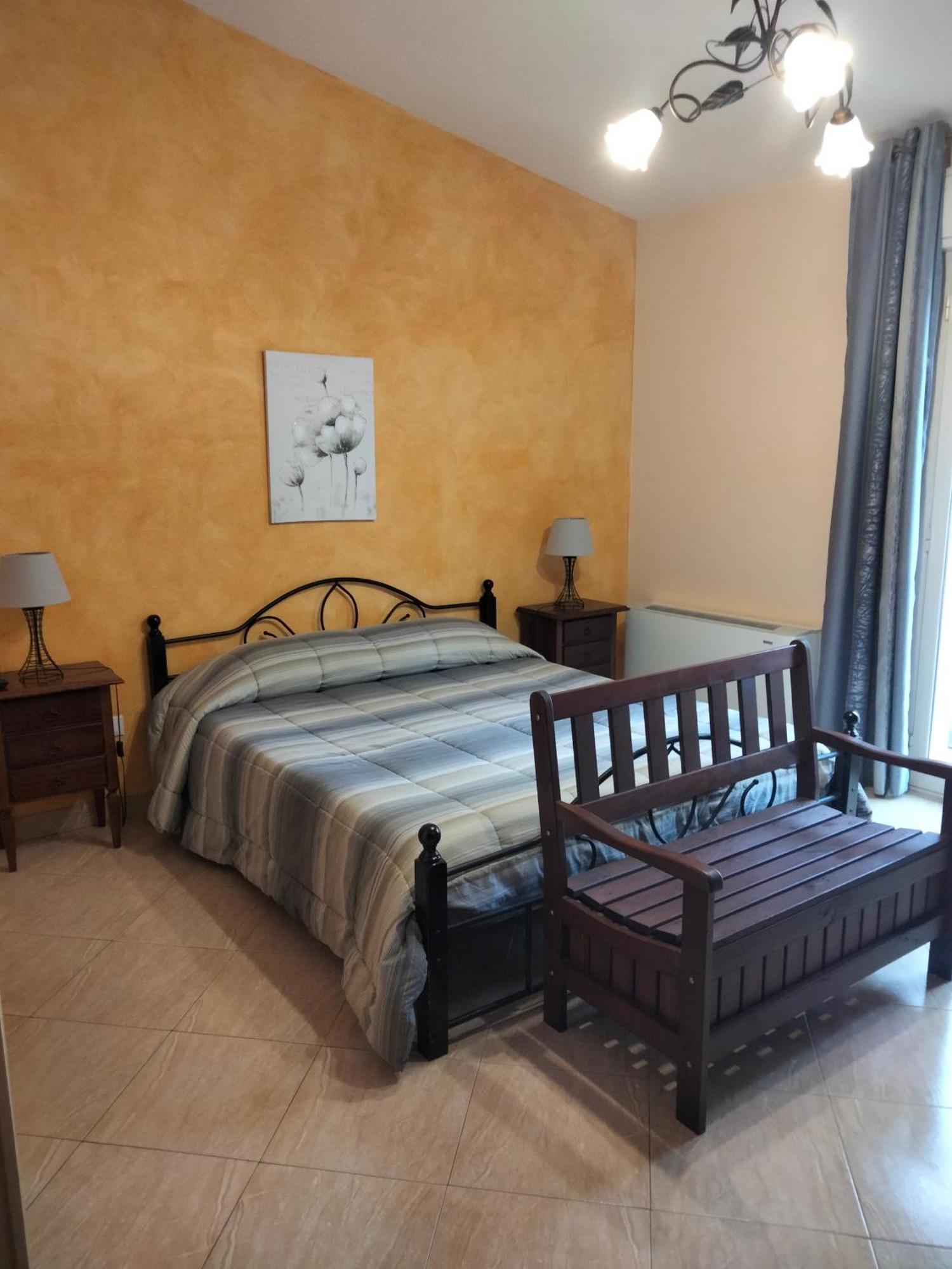 The Best Rooms & Apartments - Parcheggia Gratis Sotto Casa Ed Entra - Mazara del Vallo Kültér fotó
