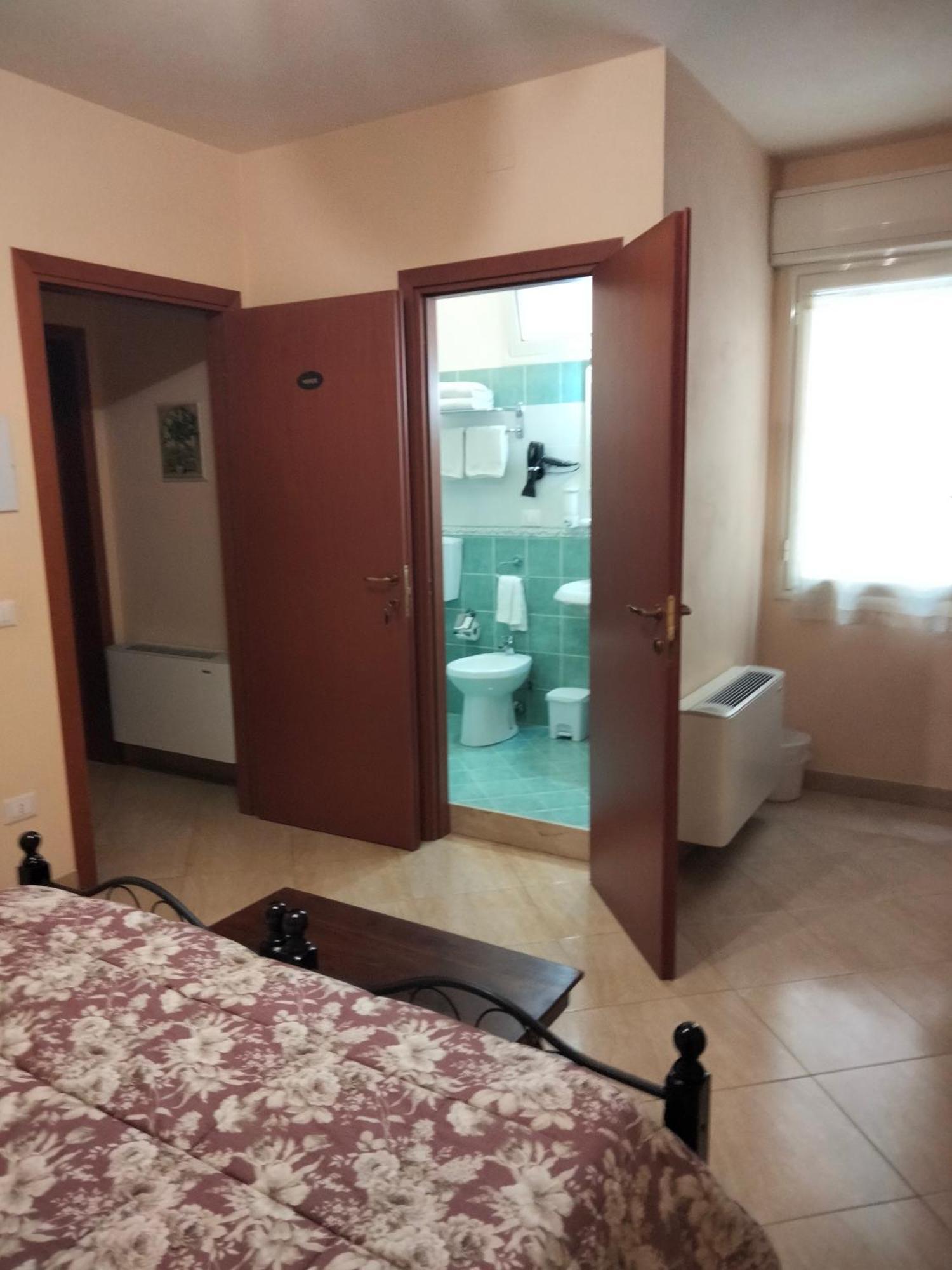 The Best Rooms & Apartments - Parcheggia Gratis Sotto Casa Ed Entra - Mazara del Vallo Kültér fotó